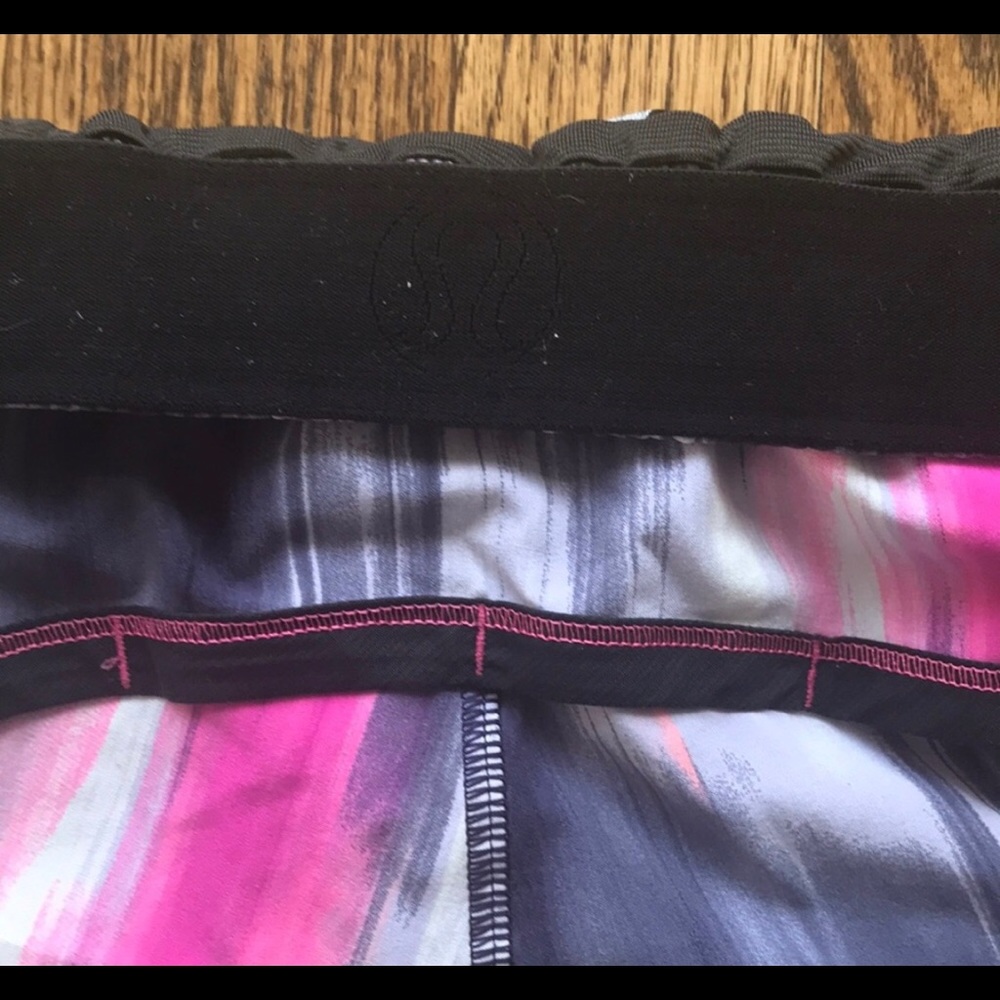 Lululemon size 4 navy, purple, pink stripe - Picture 4 of 5